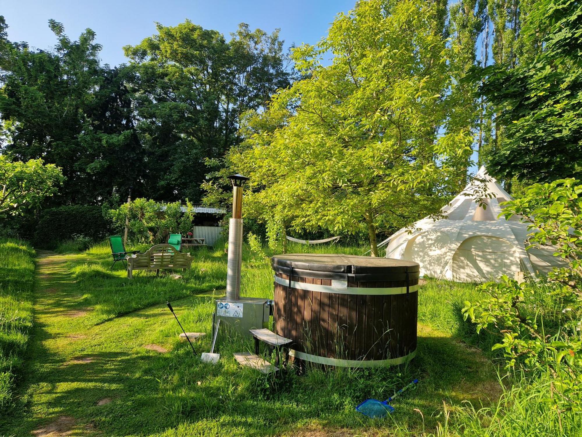 Luxury tent Stargazer Glamping Uk Orion 4-person